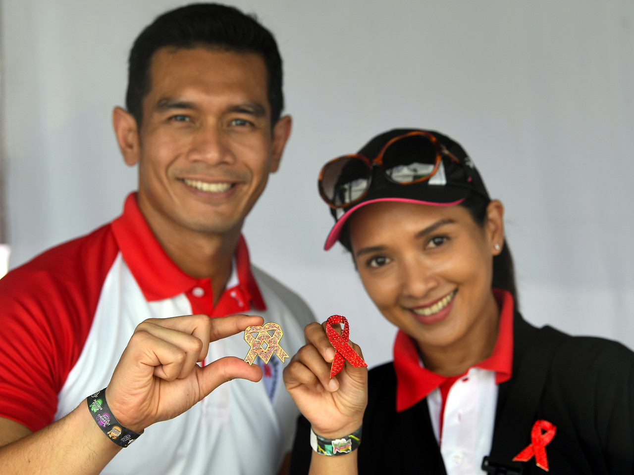 011210_HIV.jpg